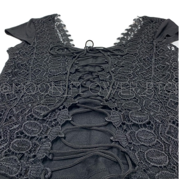 🔴SALE 3/$20🔴 High Demand Women's Knit Jersey Lace-up Back Tee - Picture 6 of 12